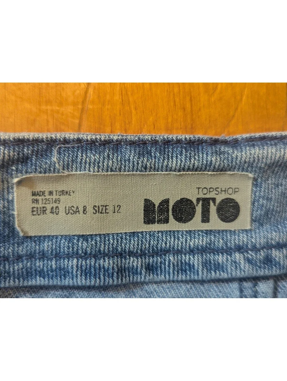TOPSHOP MOTO DENIM MINI SKIRT LIGHT WASH BLUE A-LINE | SIZE 8